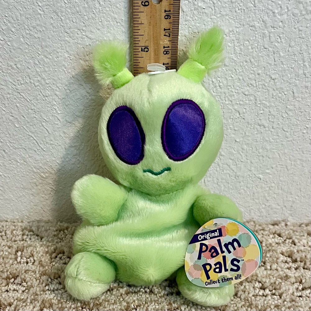 NWT Palm Pals Whimsical 5" green plush Ross Alien by Aurora November 2023